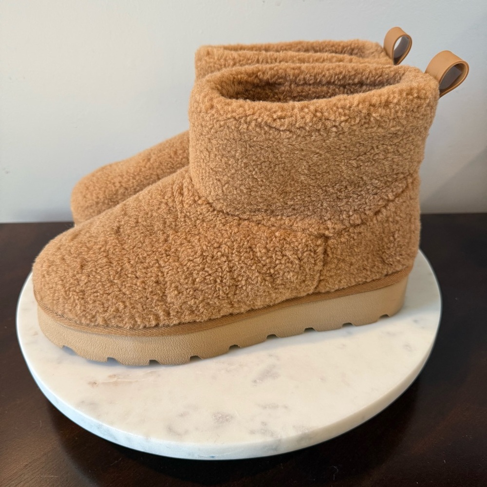 Michael Kors Winnie Faux Shearling Boots - Picture 4 of 6